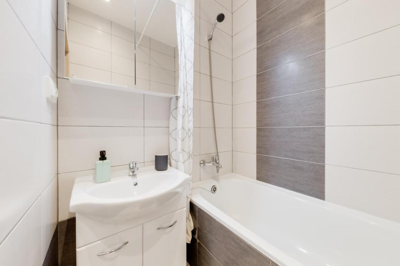 Riverside Cr Apartment プラハ エクステリア 写真